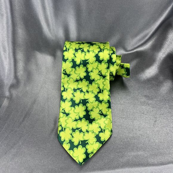 St. Patrick's Day Men's Tie Lime Green Shamrocks Print Necktie Tiny Clovers Gift - Picture 3 of 8
